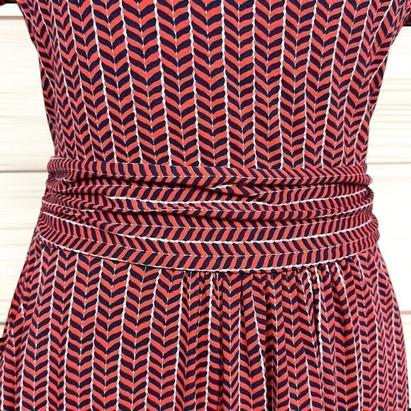New BODEN Amelie Jersey Dress Red Chevron Twist Short Sleeve Fit & Flare 8R - Picture 7 of 13